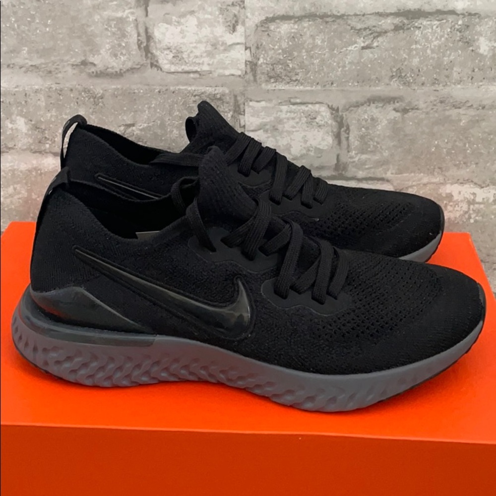 Size 7 Nike epic react flyknit 2
